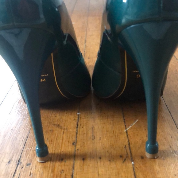 Charles Jourdan Patent Leather Pumps - Picture 4 of 5